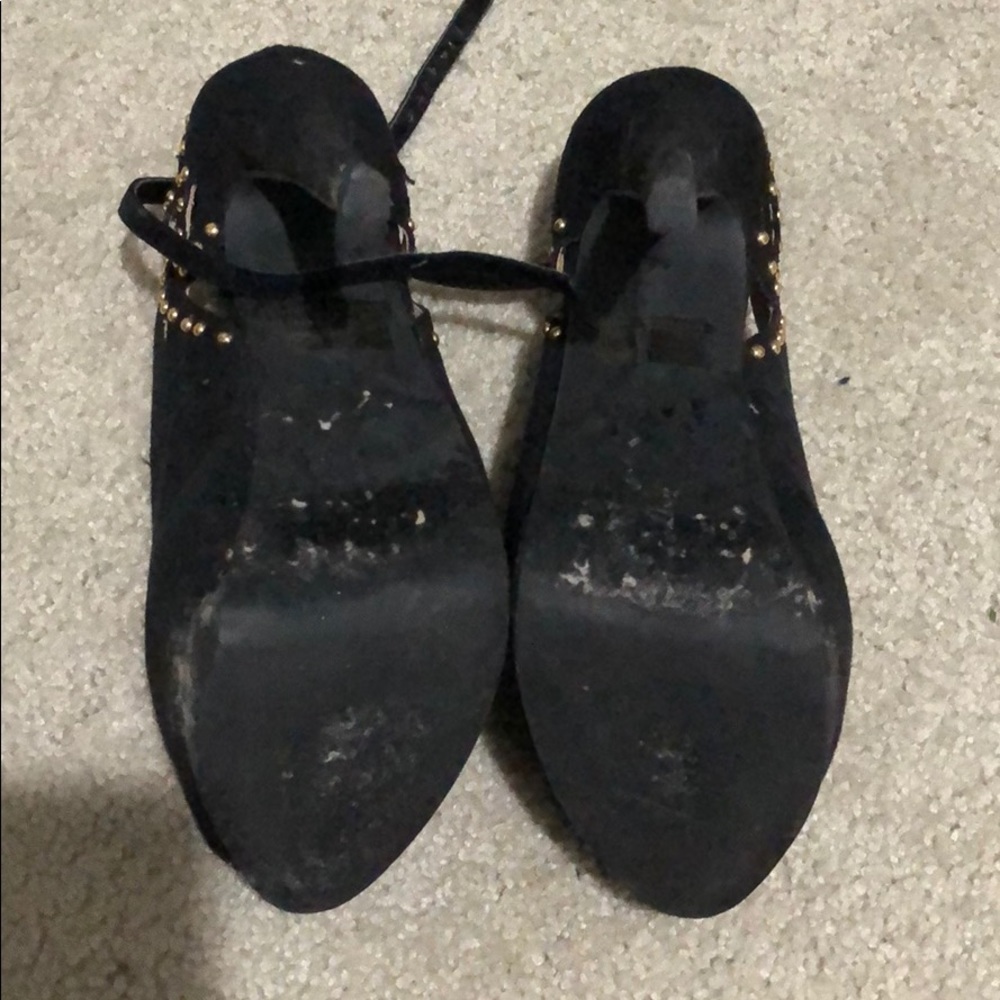 Shoes - Picture 4 of 5